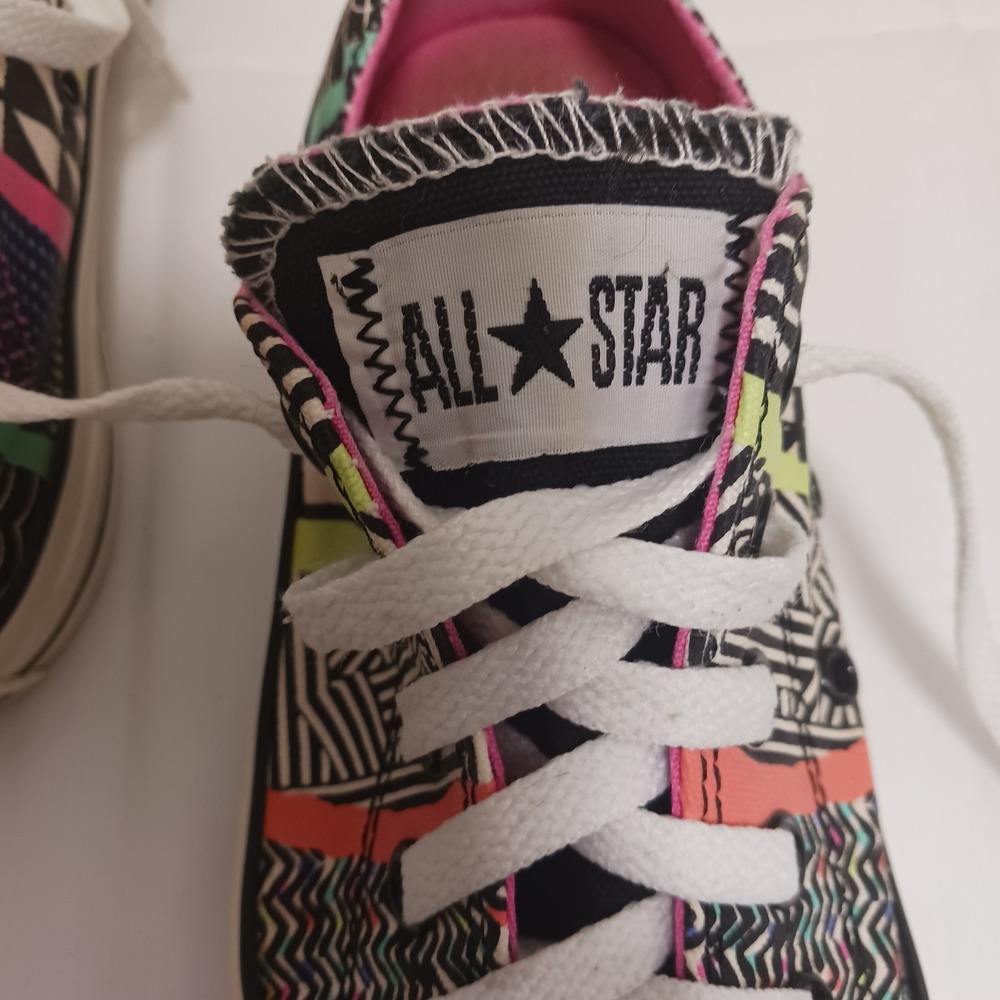 Converse All Star women's tennis shoes Sz 8 colorful Geometric Pattern - Picture 8 of 12